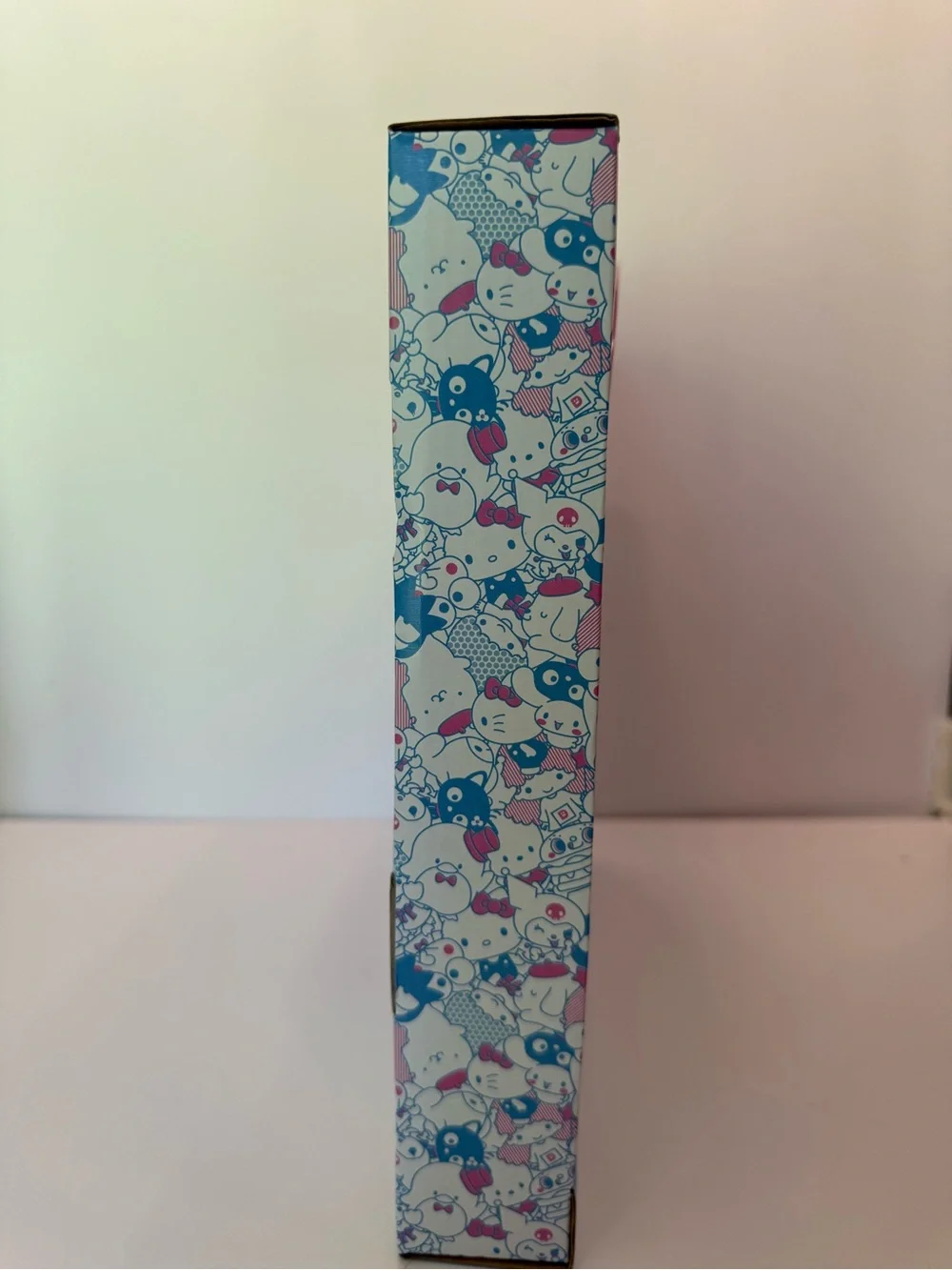 NIB Hello Kitty Pink Rainbow Character Wall Clock Cinnamoroll